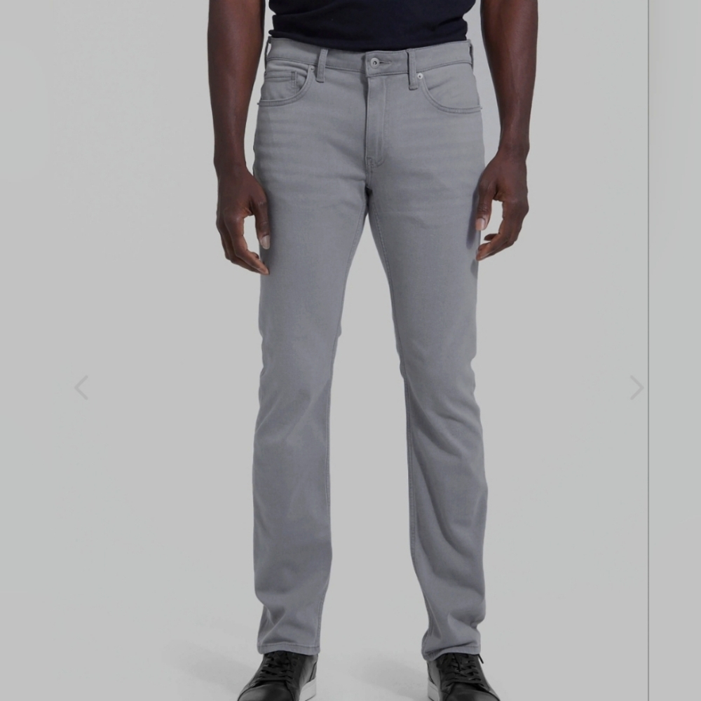 NWT Medium Gray Wash Slim Comfort Jeans INSEAM 31